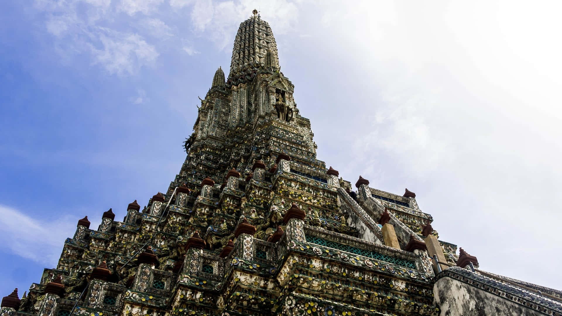 The Stunning Detail Of Wat Arun