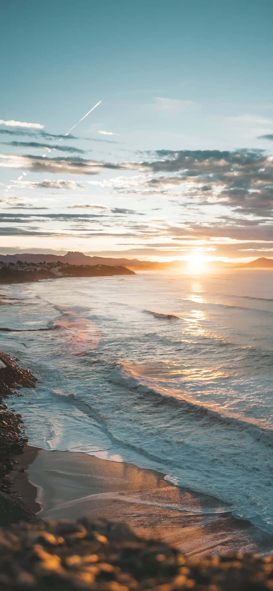 The Sun And The Sea Come Together To Create A Perfect Beach Aesthetic Background