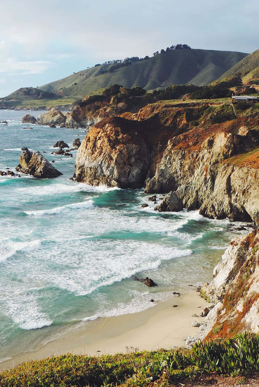 The Sunny, Sandy Beaches Of California Provide The Perfect Backdrop For A Summer Getaway Background