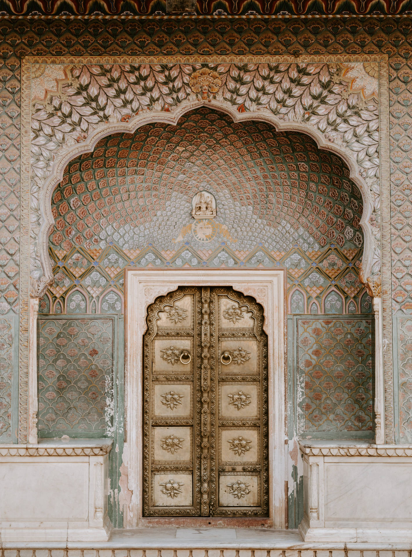 The Taj Mahal Door Background