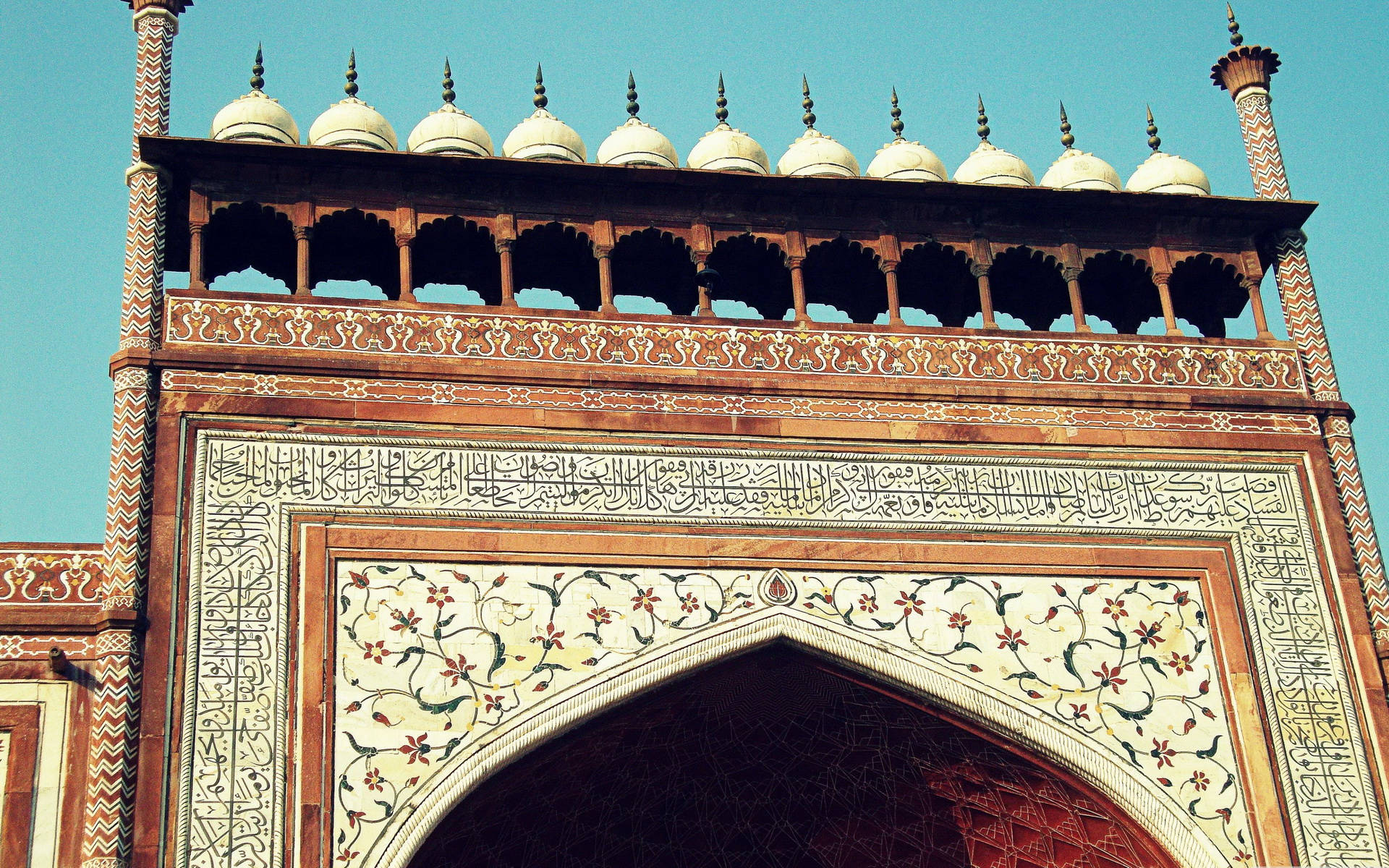 The Taj Mahal's Tiny Kiosks Background