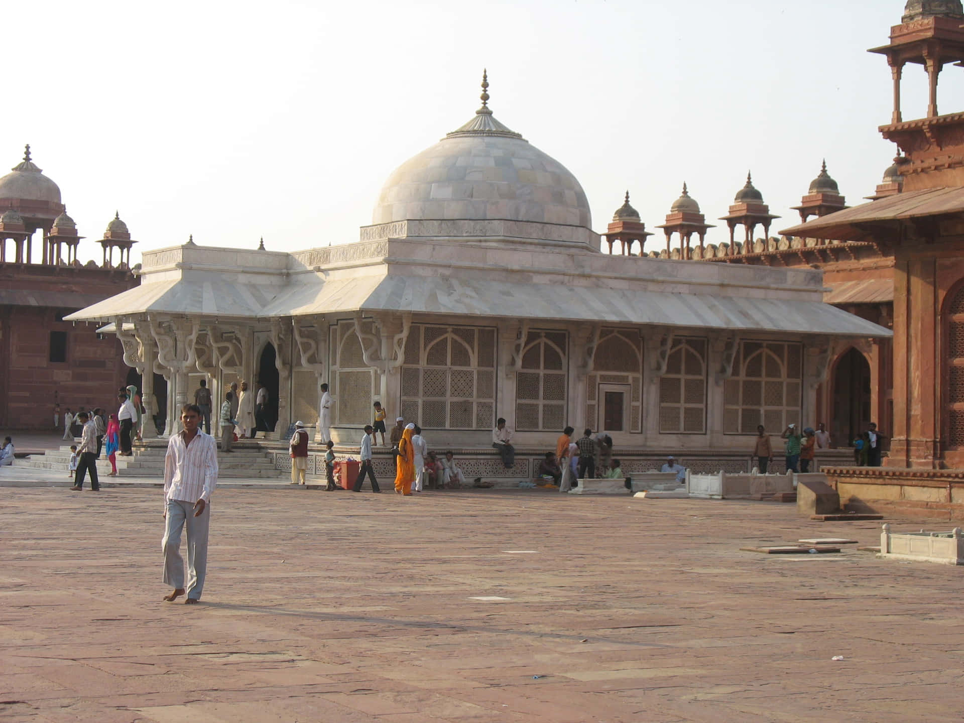 The Tomb Of Salim Chishti In Fatehpur Sikri During The Day Background