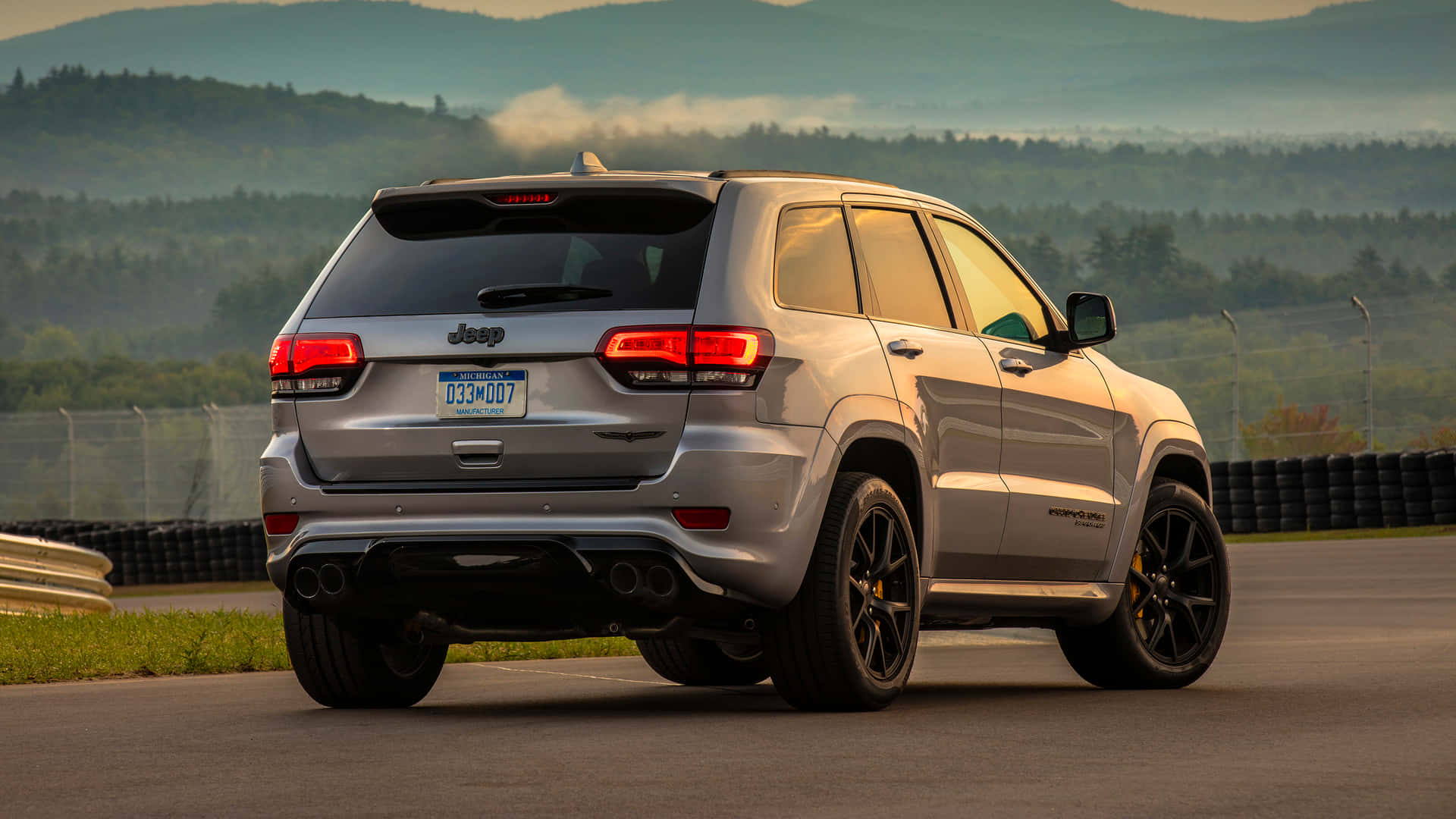 The Ultimate In Luxury Suv Performance - The Jeep Trackhawk