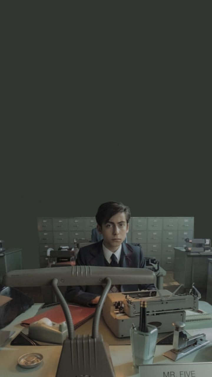 The Umbrella Academy's Five Hargreeves, Ready To Take On The World Background