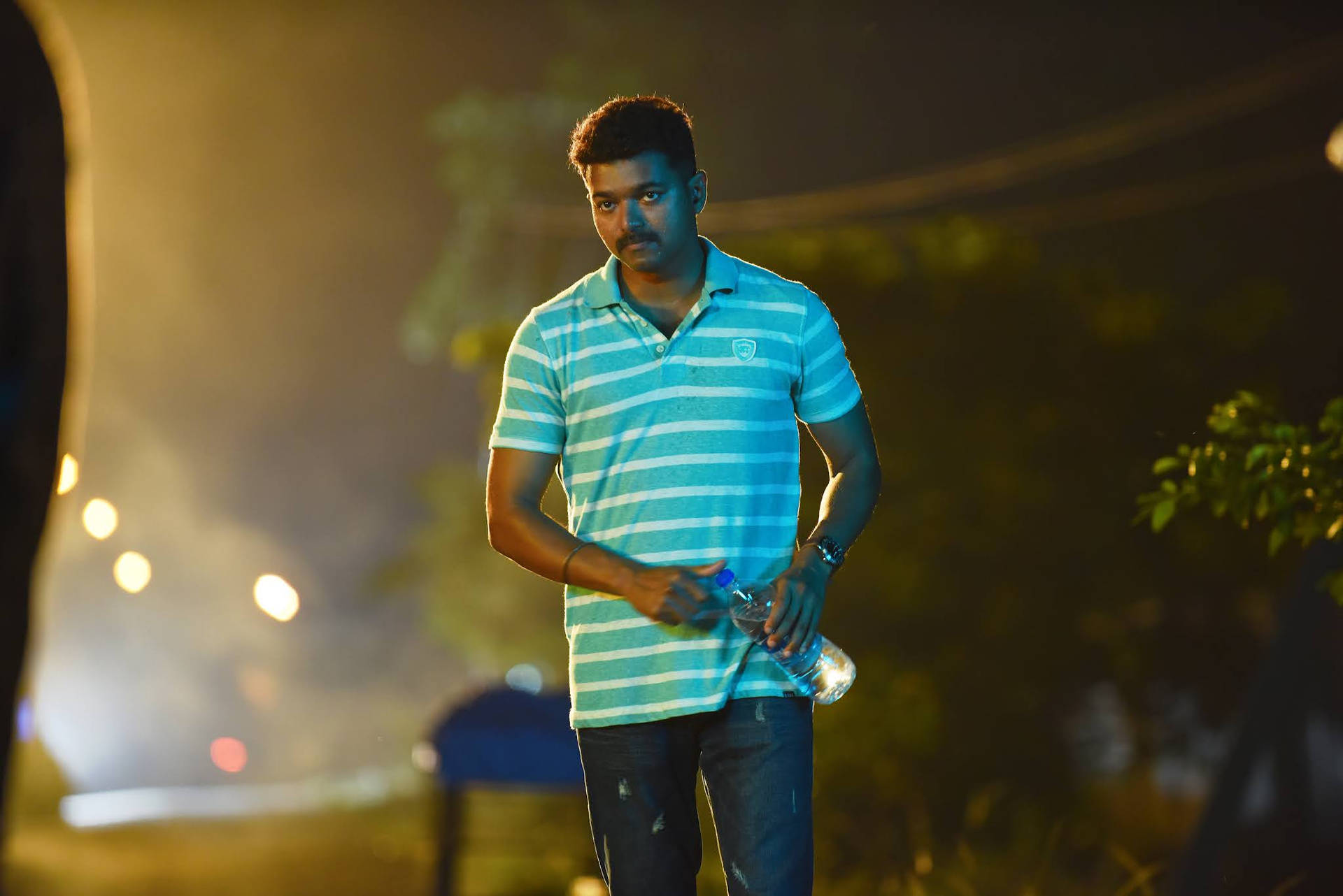 Theri Movie Vijay With Water Bottle Background