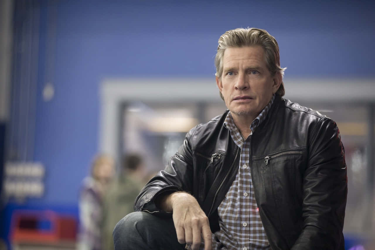 Thomas Haden Church In A Photoshoot Background