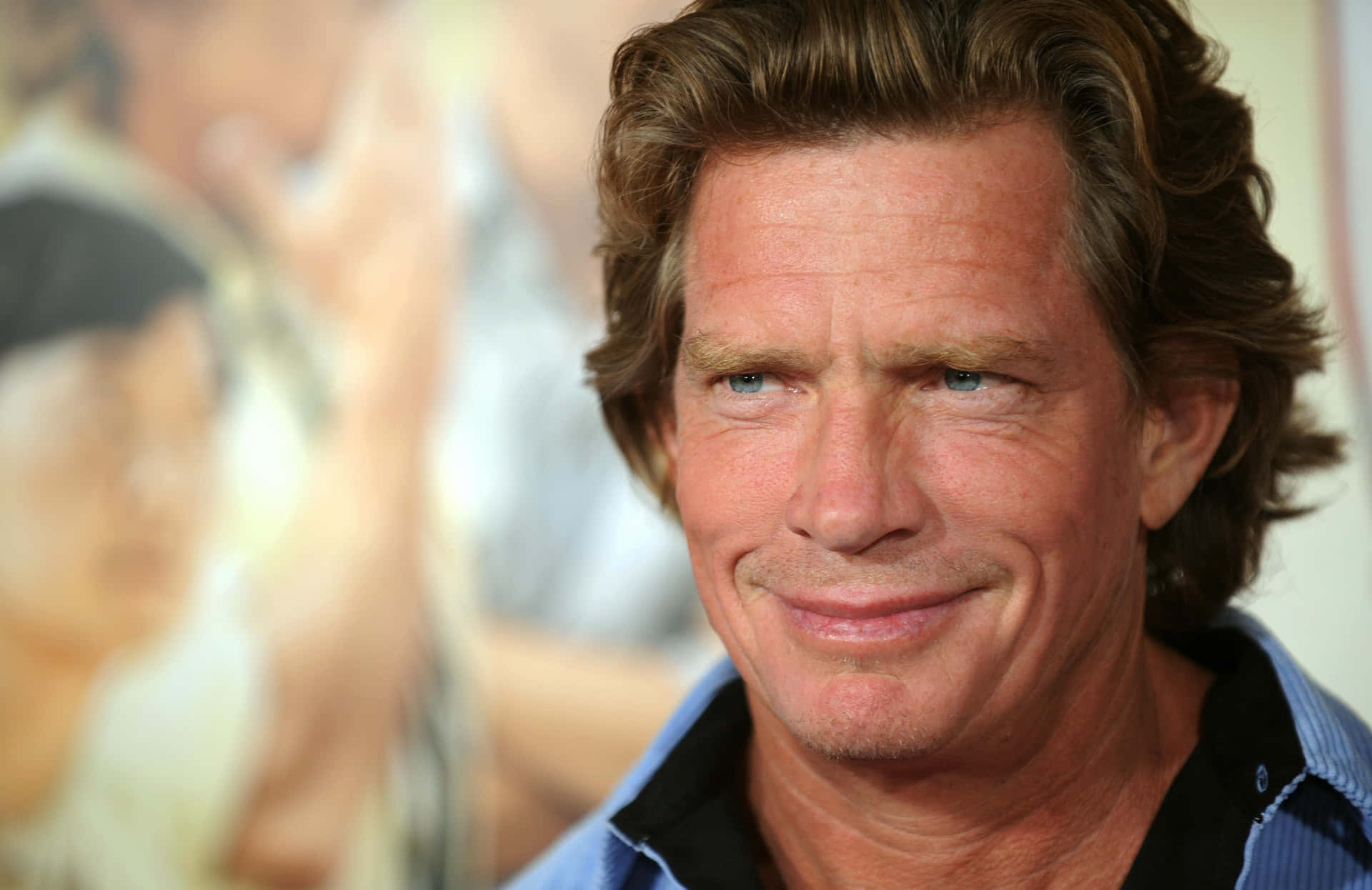 Thomas Haden Church Poses For A Photoshoot Background