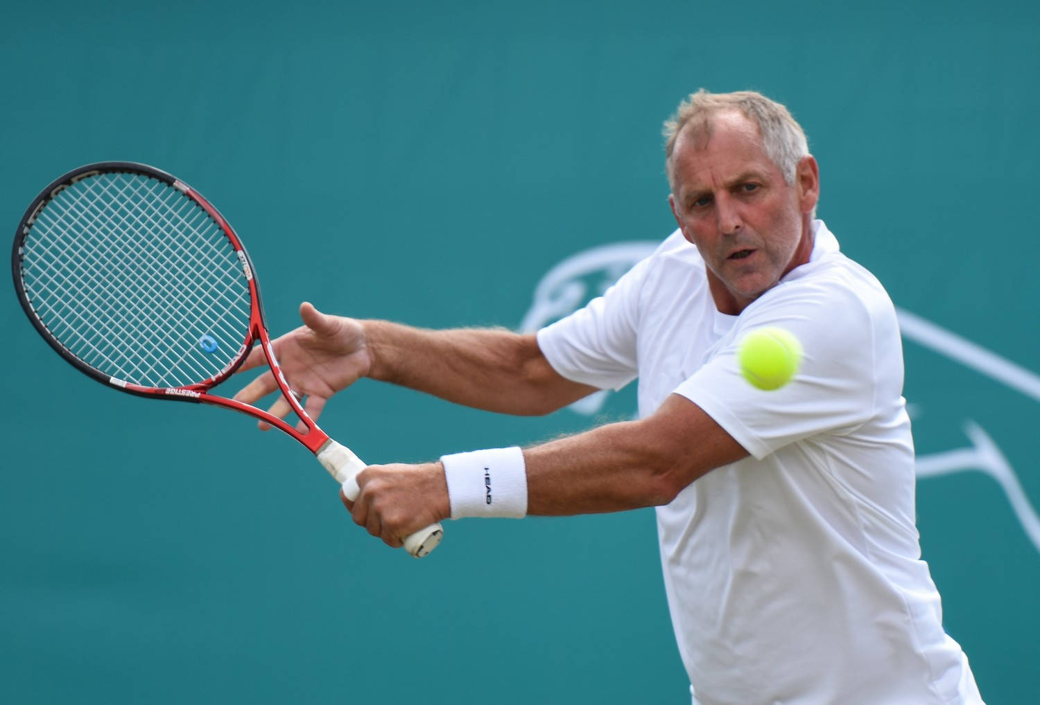 Thomas Muster Anticipating A Ball Background