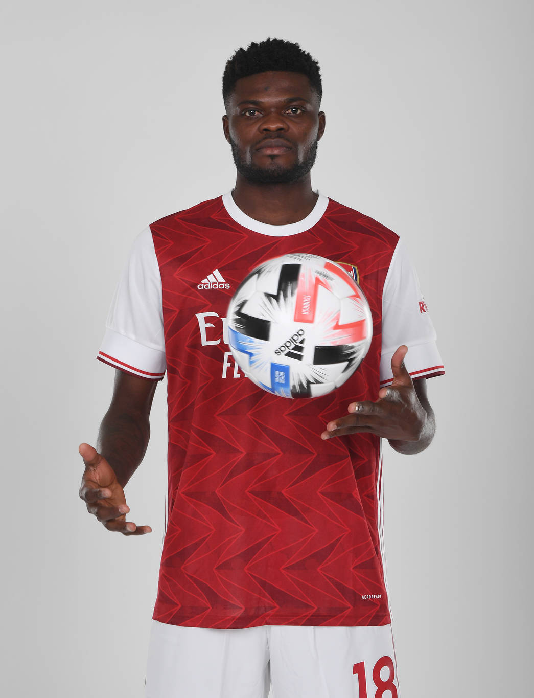 Thomas Partey Balancing The Ball Background