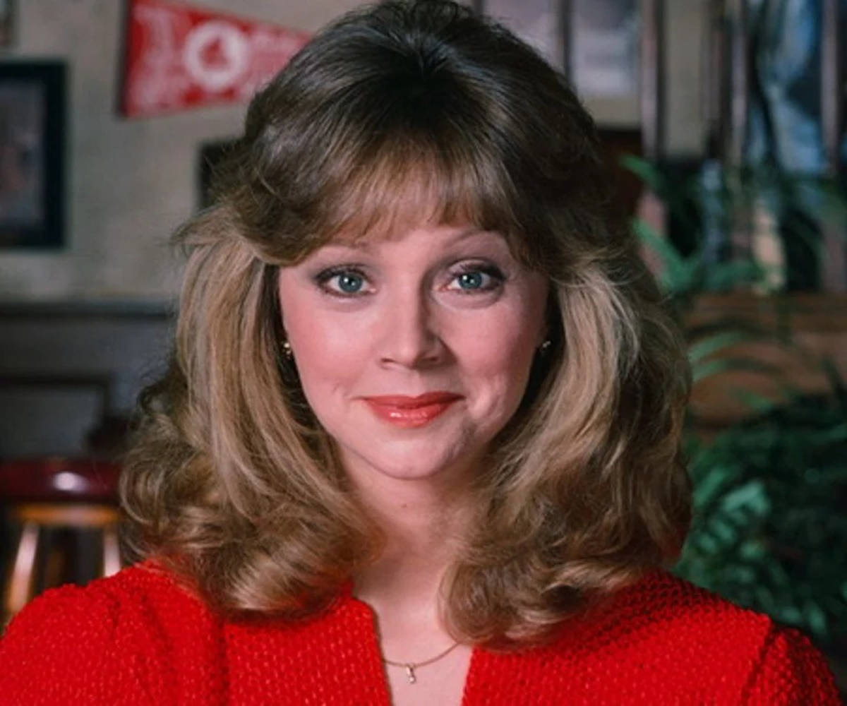 Thoughtful Shelley Long As Diane Chambers In The Cheers Tv Series Background