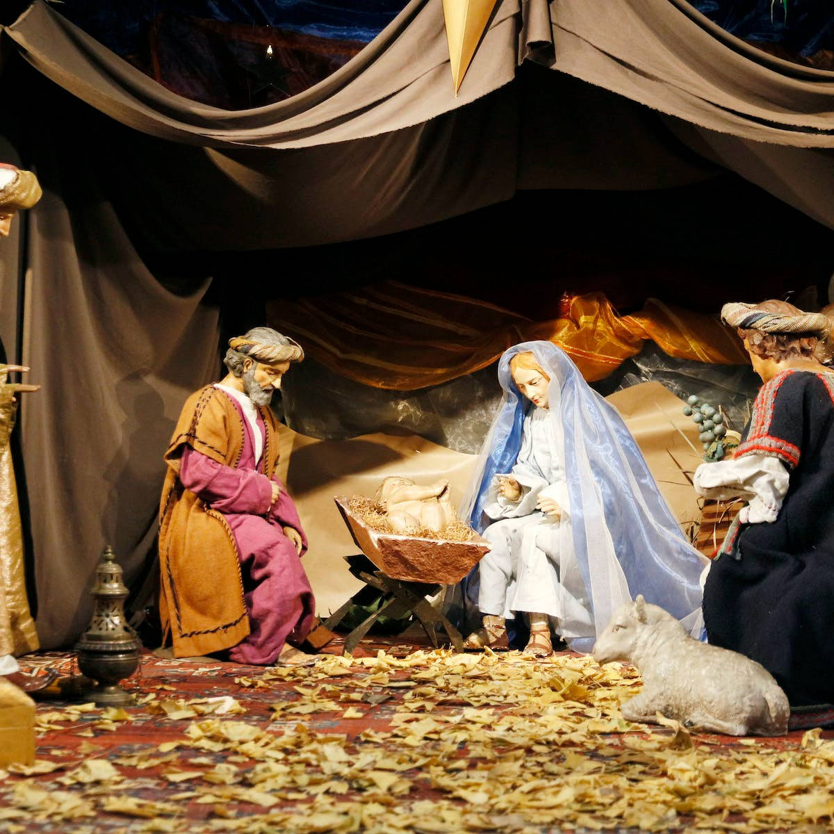 Three Wise Men Visiting Jesus Background