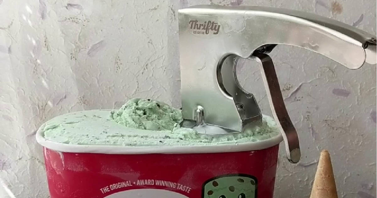 Thrifty Ice Cream With Scoop Background