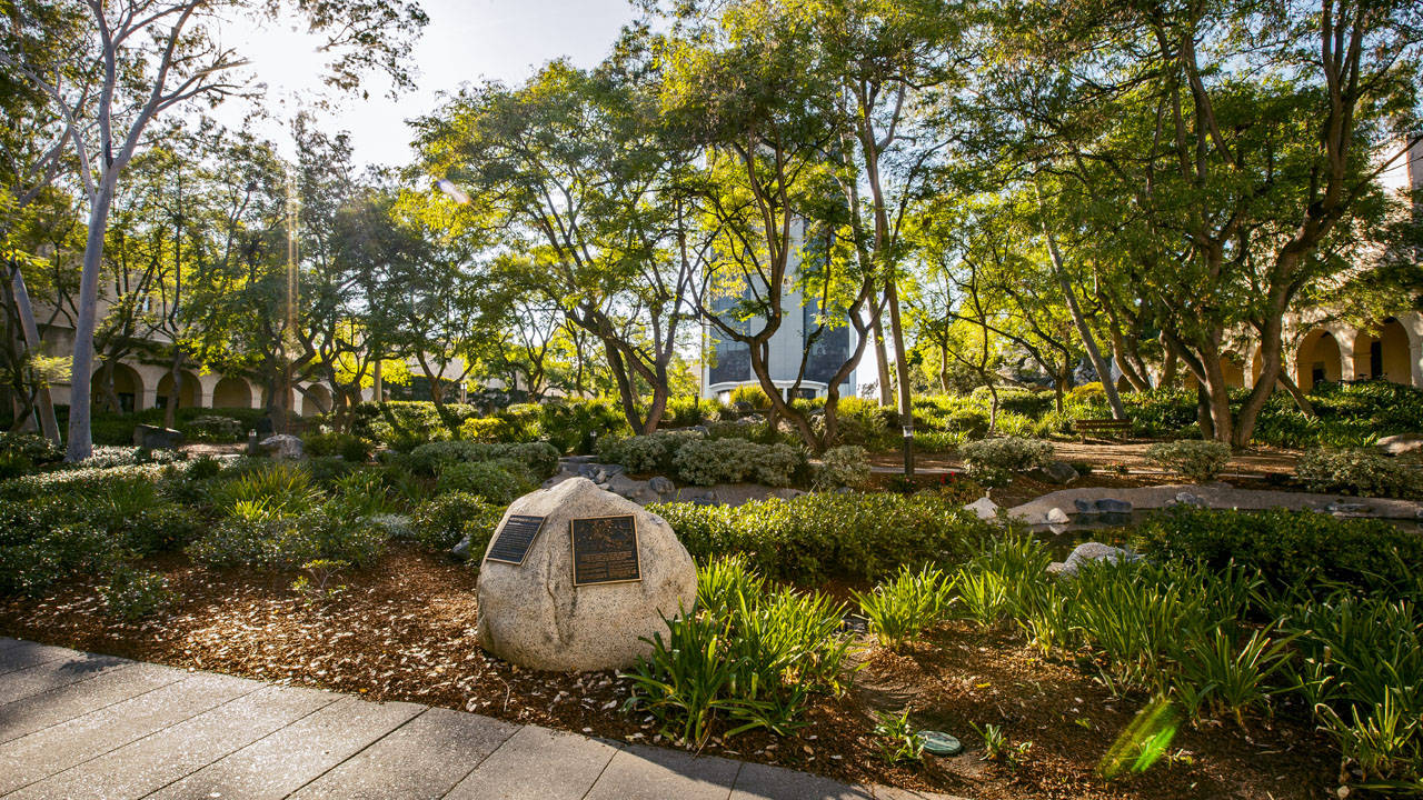 Throop Memorial Garden At Caltech