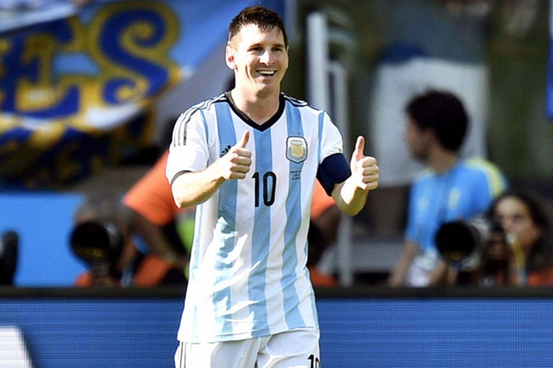 Thumbs Up Messi Argentina Background