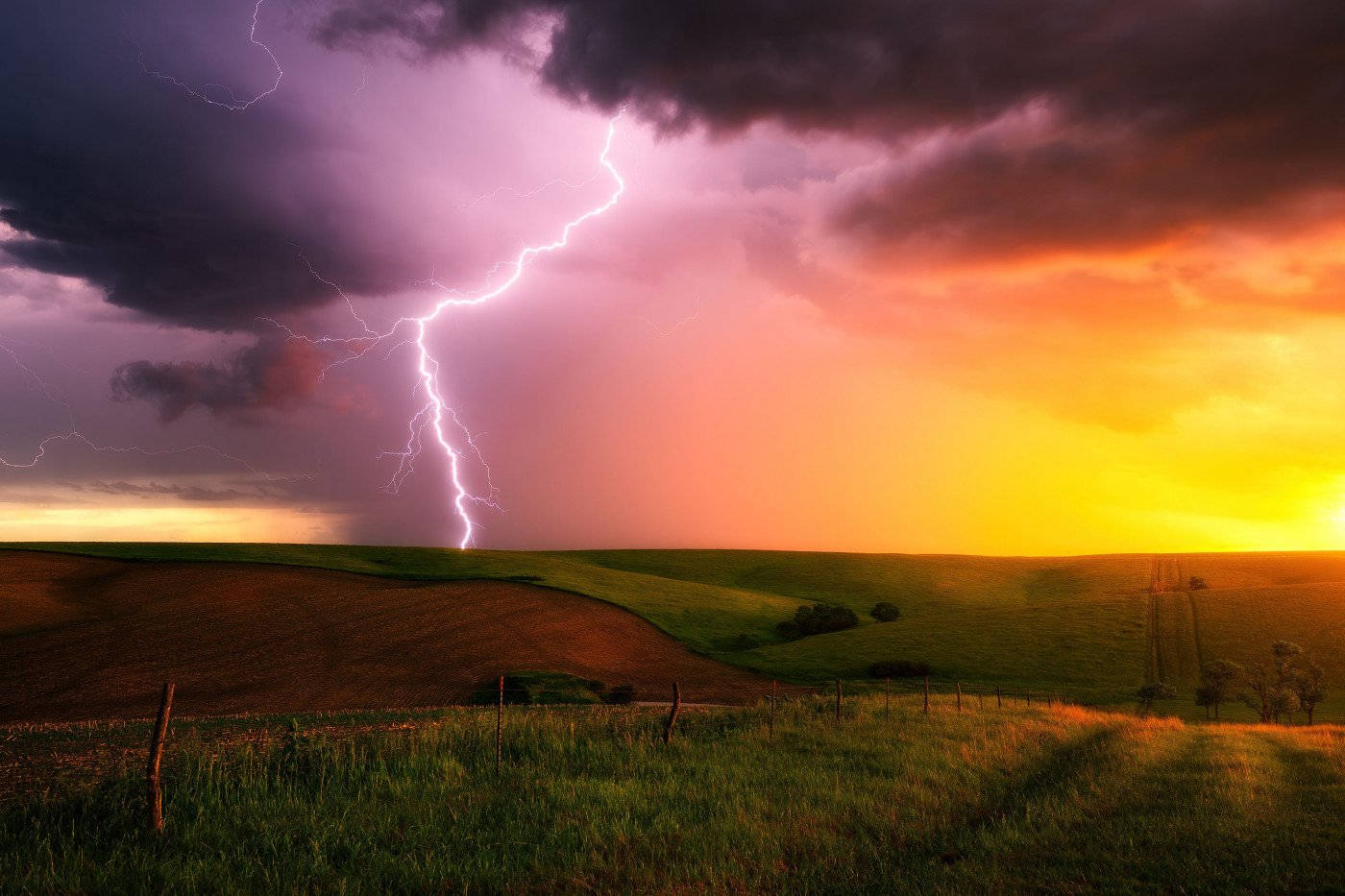 Thunderstorm Sunset Field Background