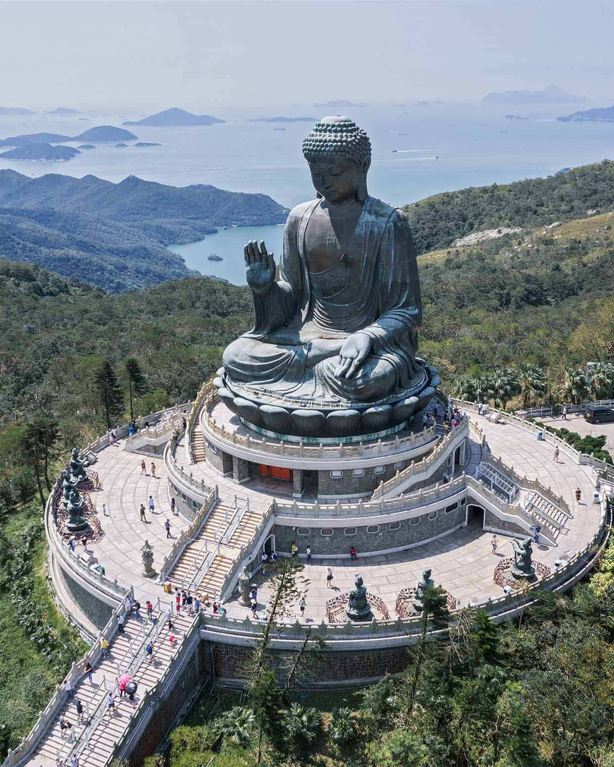 Tian Tan Buddha Background