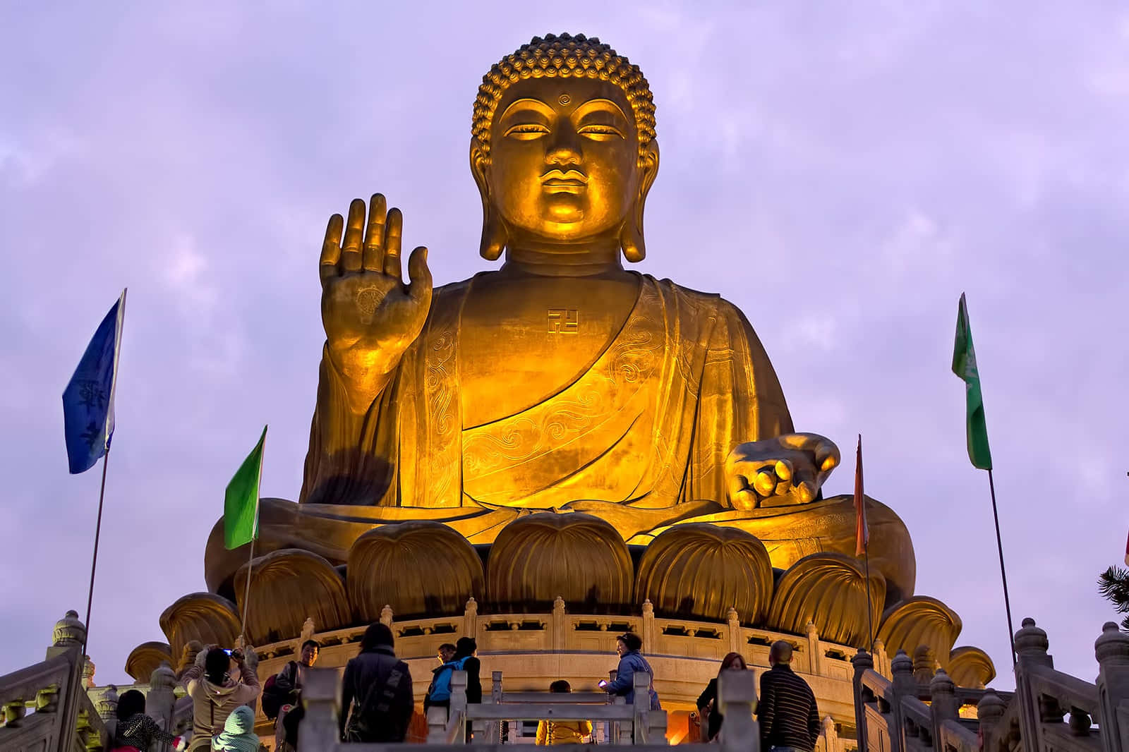 Tian Tan Buddha Background
