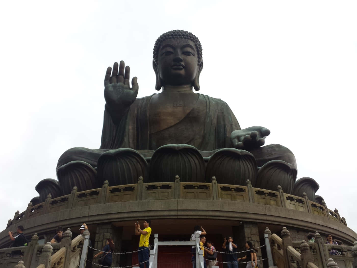 Tian Tan Buddha Background