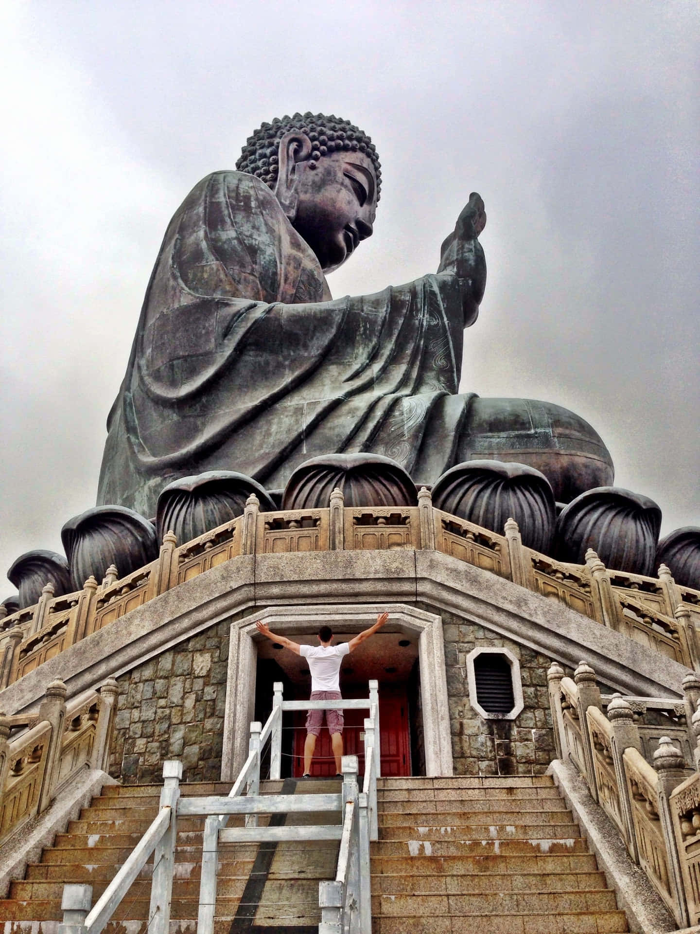 Tian Tan Buddha Background