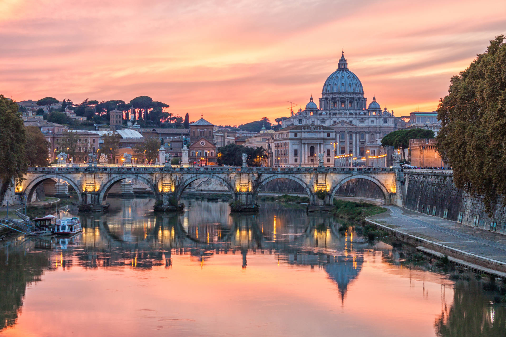 Tiber River In Vatican City Background