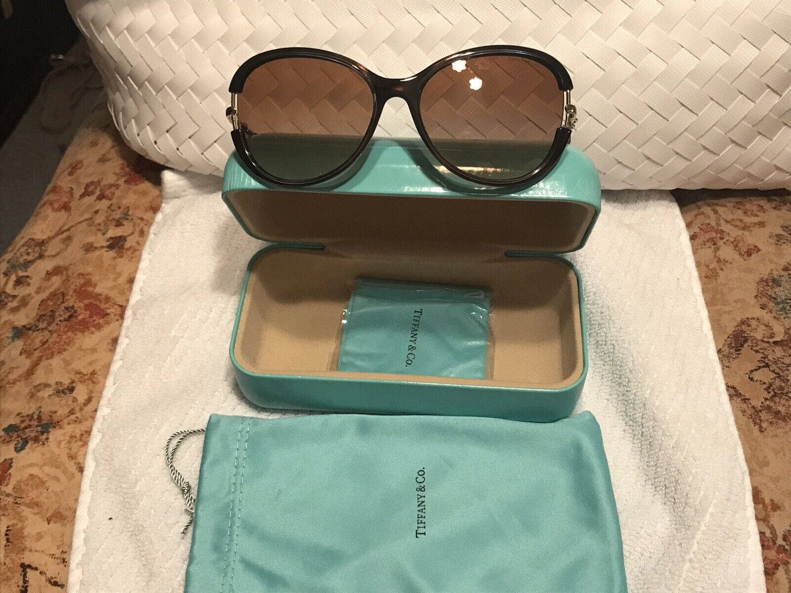 Tiffany & Co. Elegant Sunglasses Tf4067 8117/3b Background