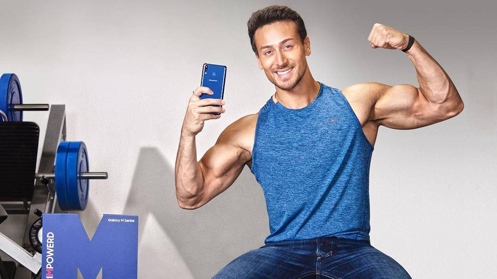 Tiger Shroff Body Mirror Selfie Background