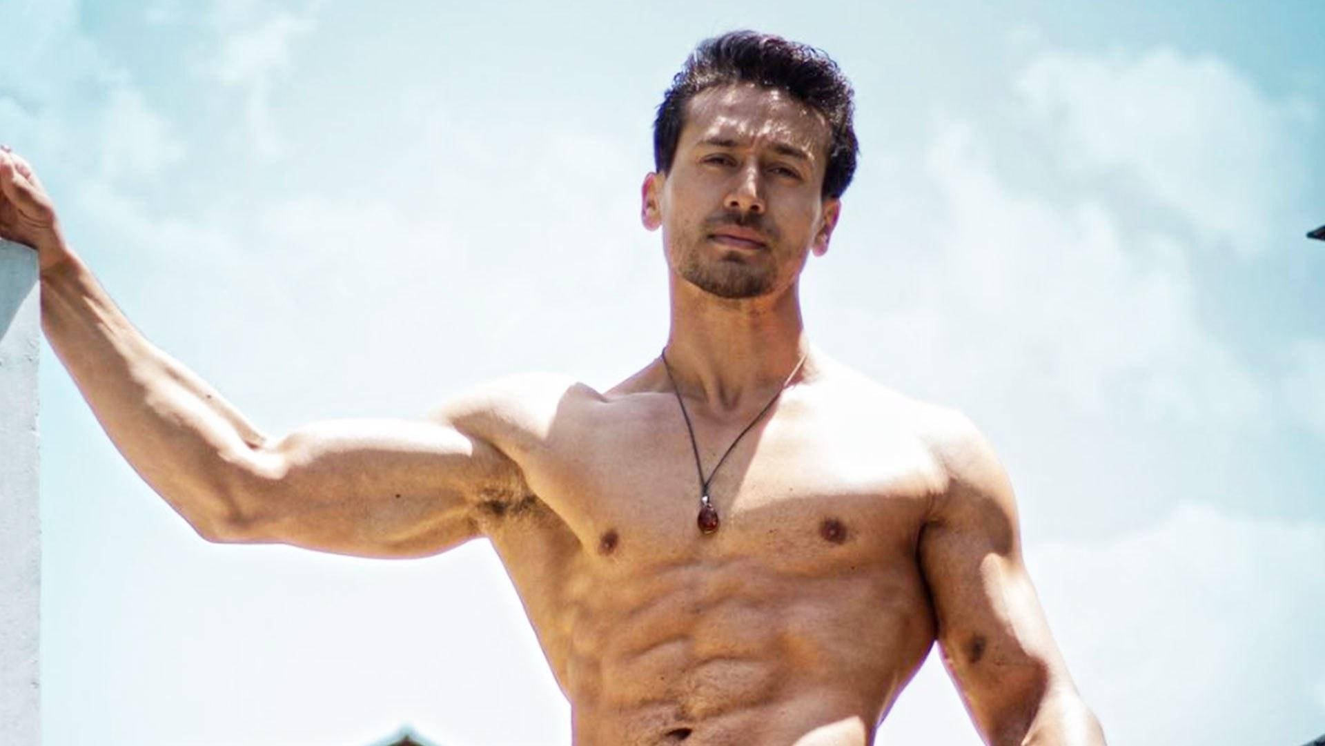 Tiger Shroff Body Waist-up Background