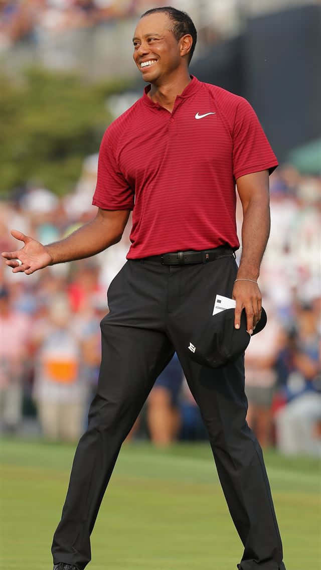 Tiger Woods Iphone In Fame Background