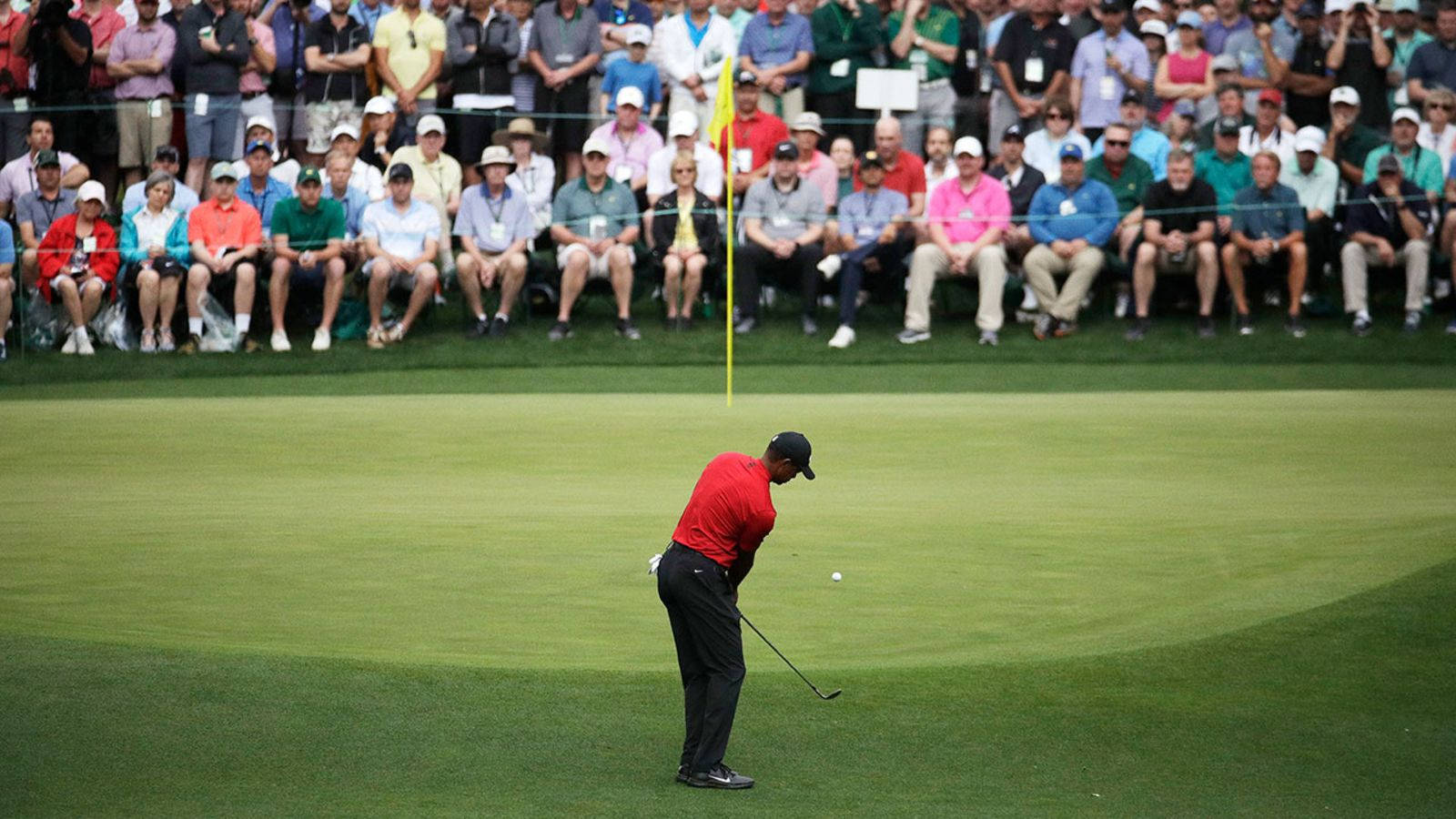 Tiger Woods Masters Aiming At Hole