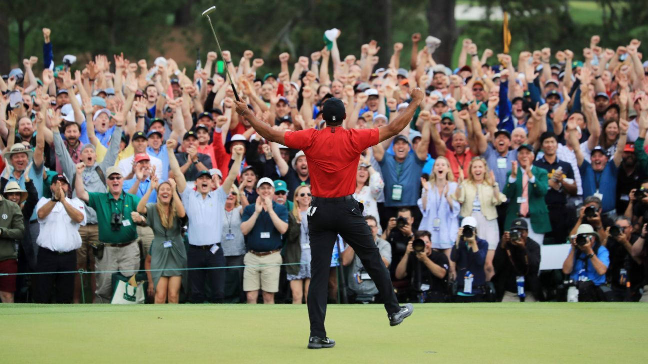 Tiger Woods Masters Facing Audience