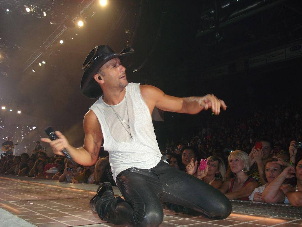 Tim Mcgraw On His Knees