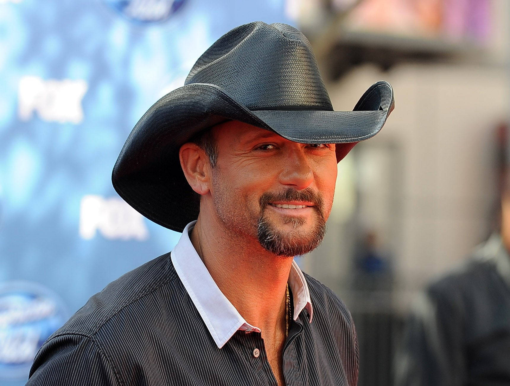 Tim Mcgraw Performing At The American Idol Grand Finale 2011 Background