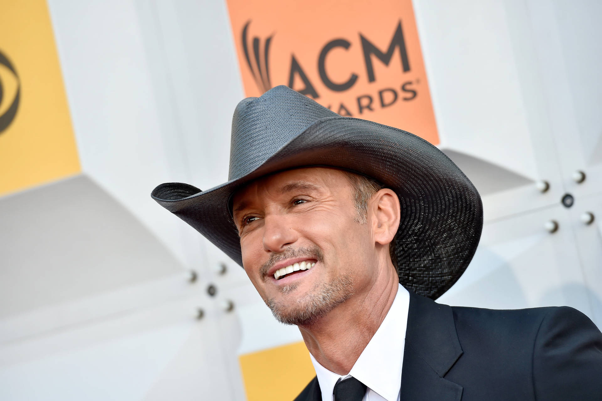 Tim Mcgraw, Shining Brightly At The 2016 Acm Awards Background