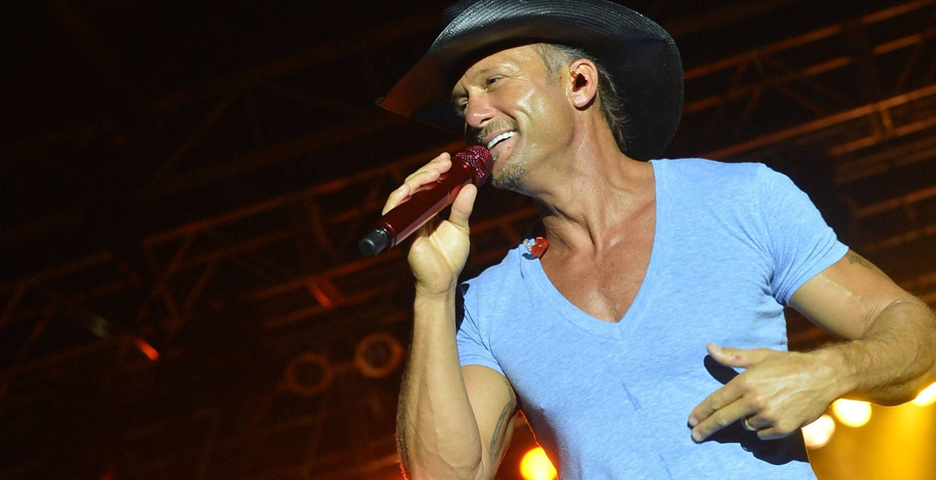 Tim Mcgraw Wearing Blue Shirt