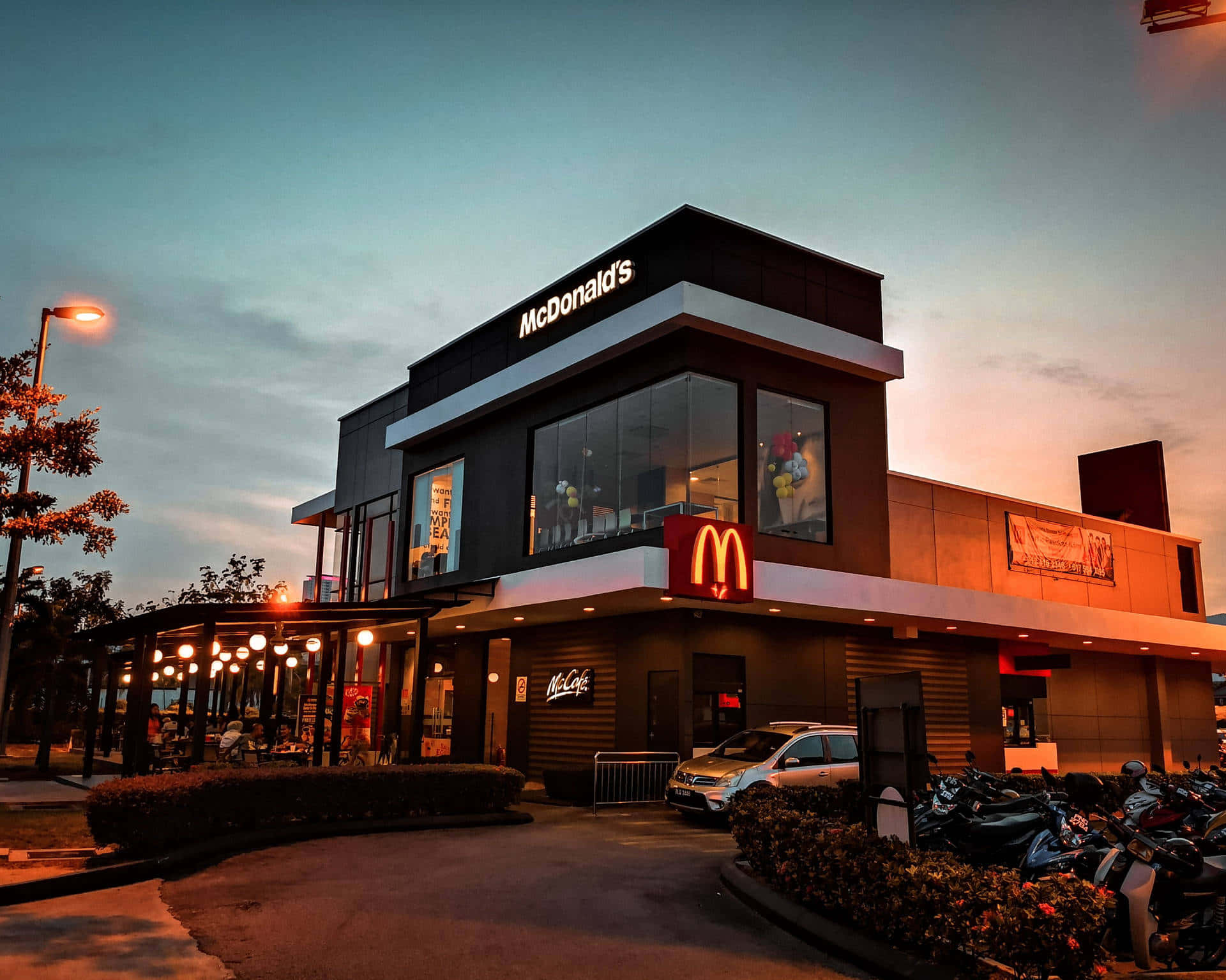 “time To Get Our Golden Arches On!” Background