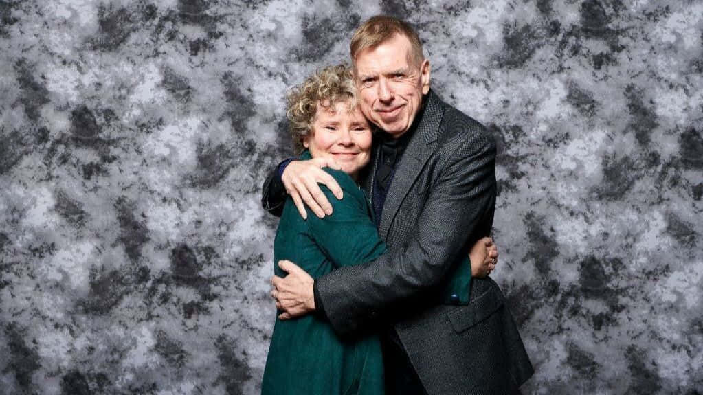 Timothy Spall In A Dramatic Pose Background