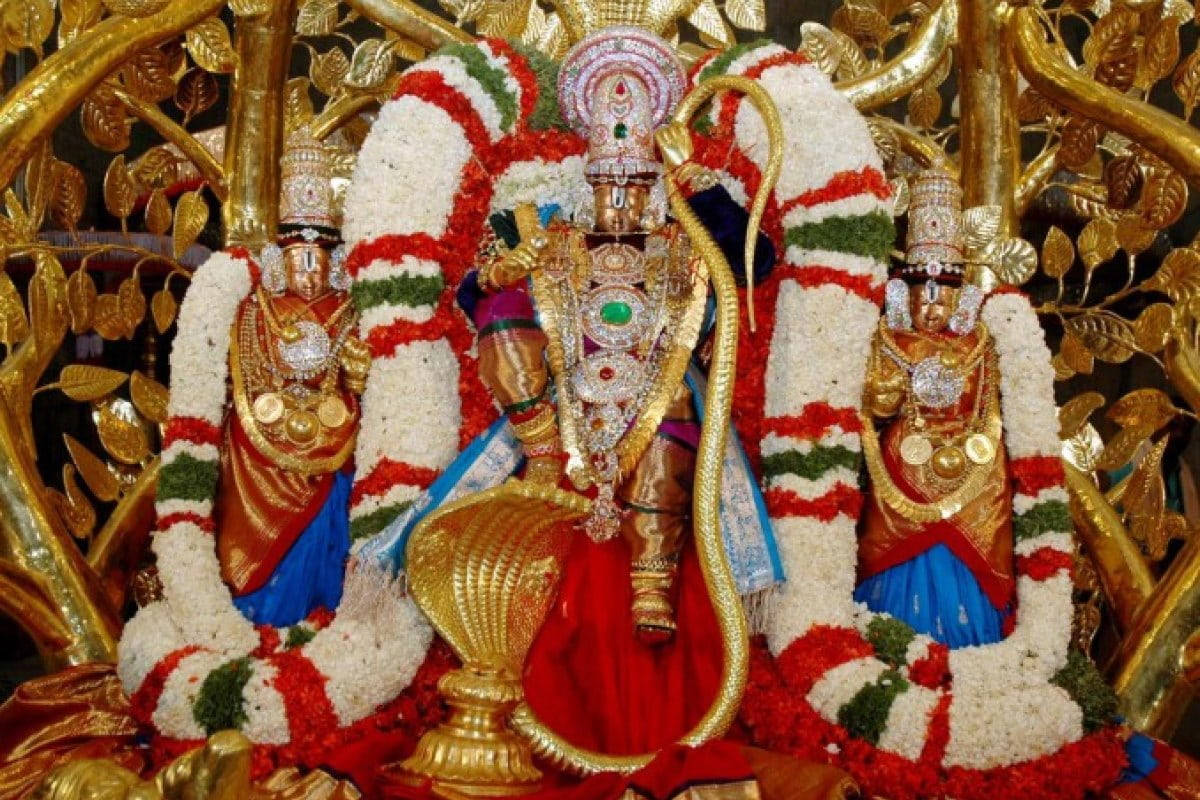 Tirupati Balaji Golden Snake Background