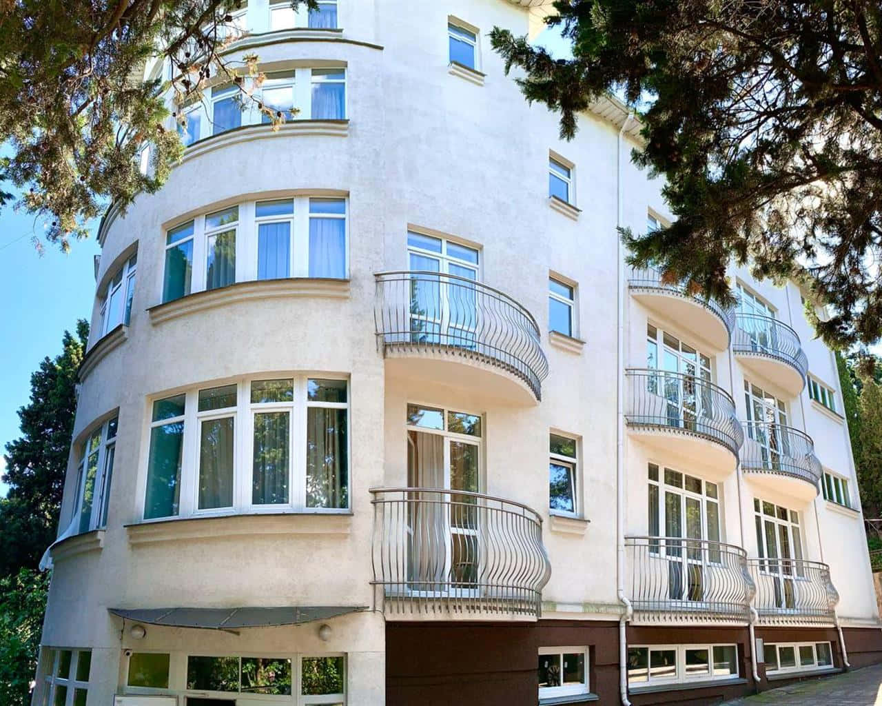 Tmm-yalta Boarding House Background