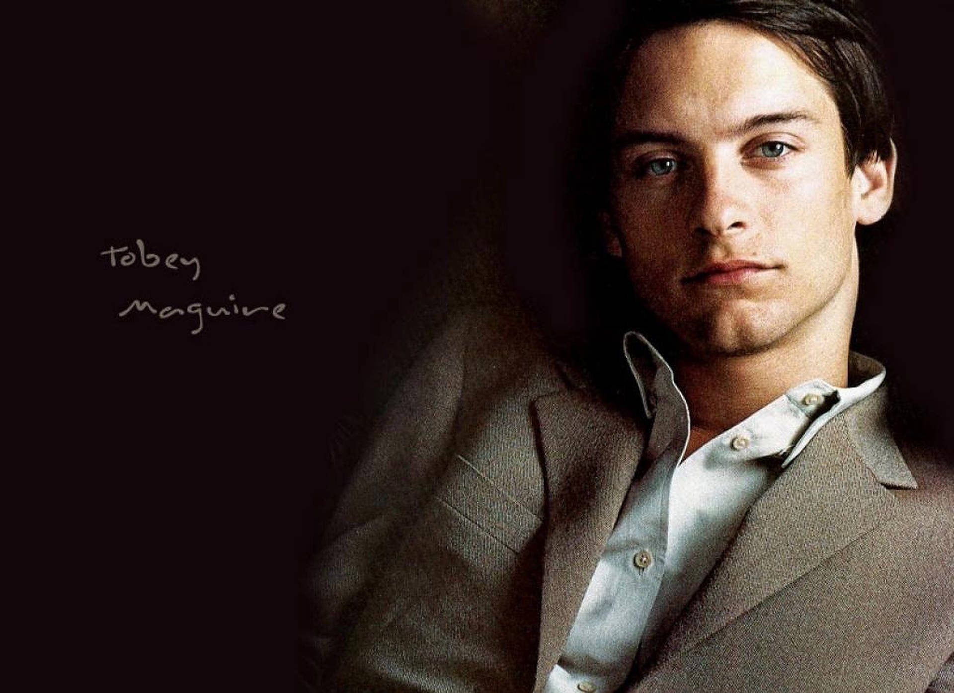 Tobey Maguire Photo Session Background
