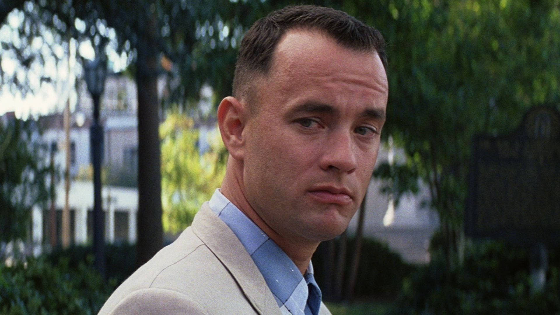 Tom Hanks Cream Suit Of Forrest Background