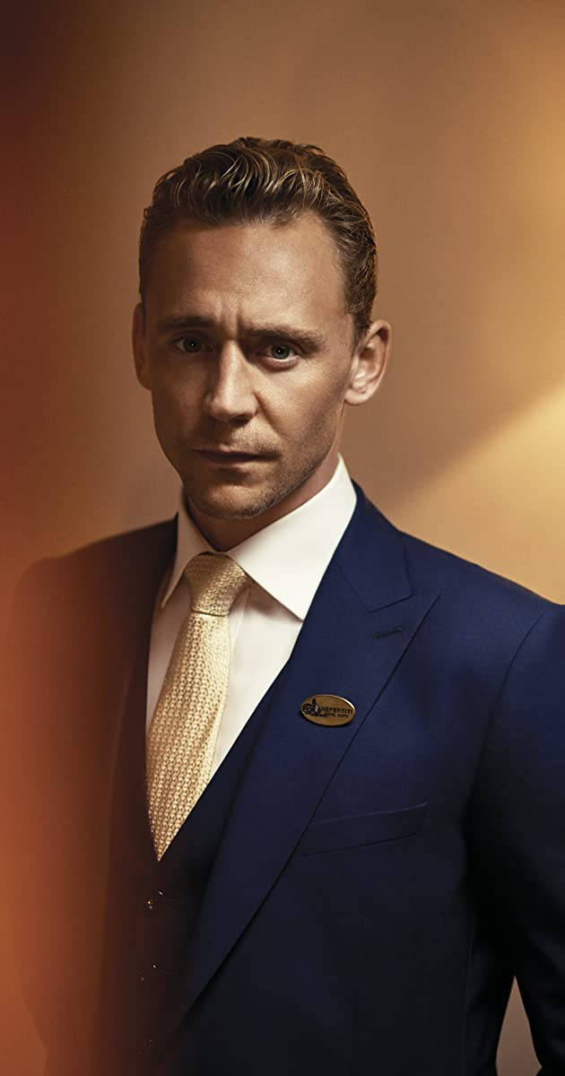 Tom Hiddleston As Jonathan Pine Background