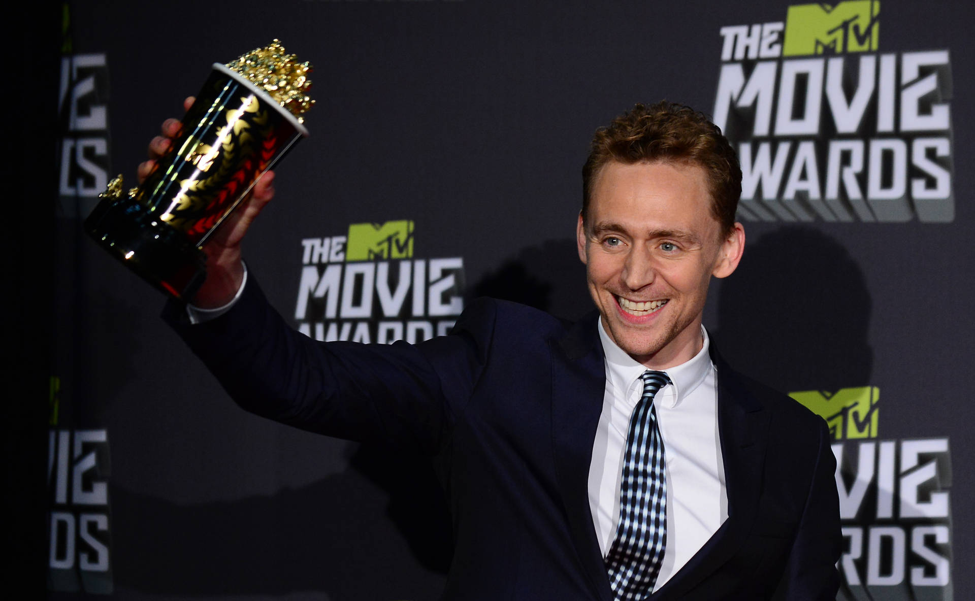 Tom Hiddleston Best Villain Background