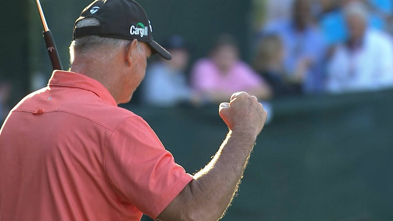 Tom Lehman Clenching A Fist Background