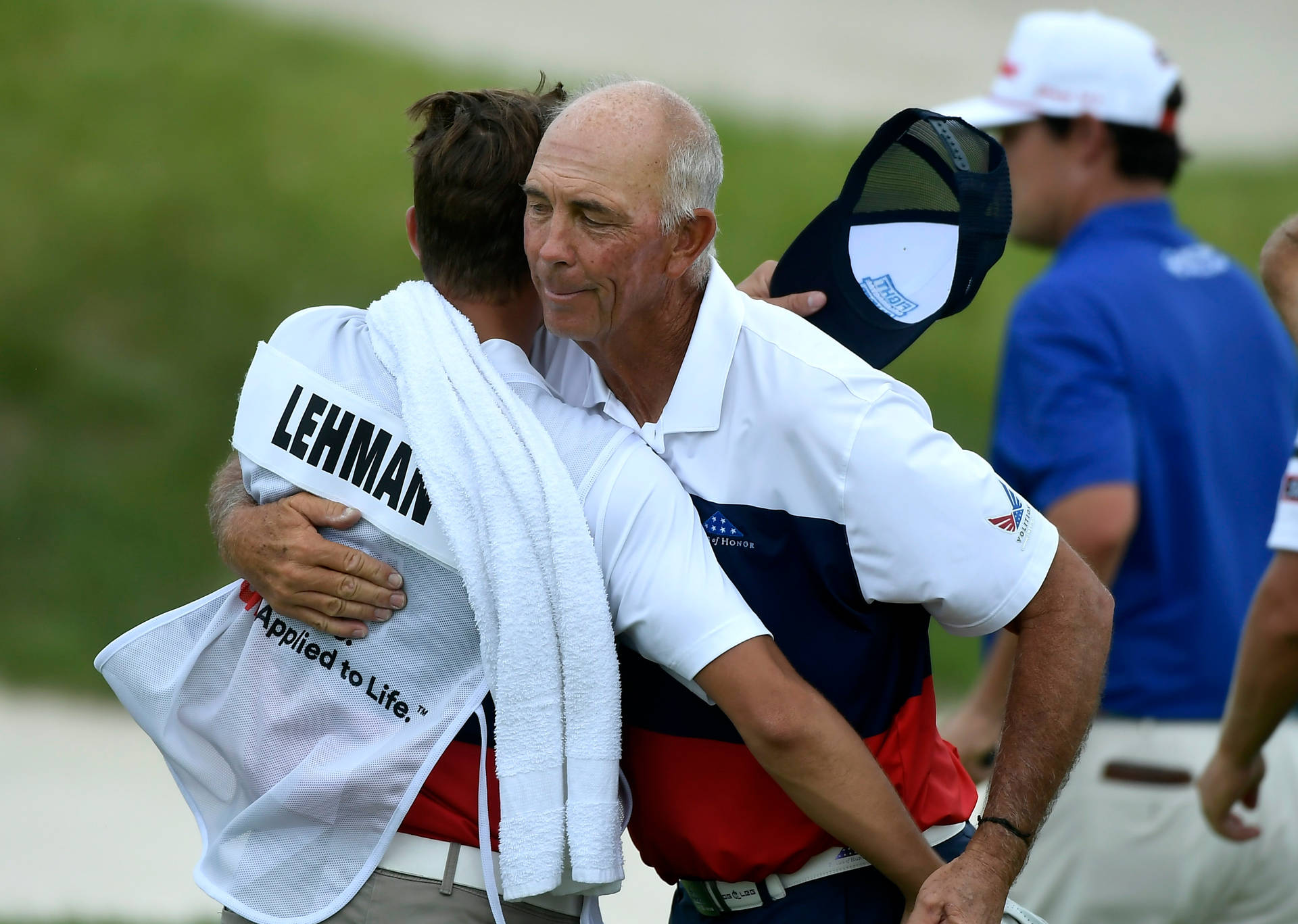 Tom Lehman Hugging His Caddy Background