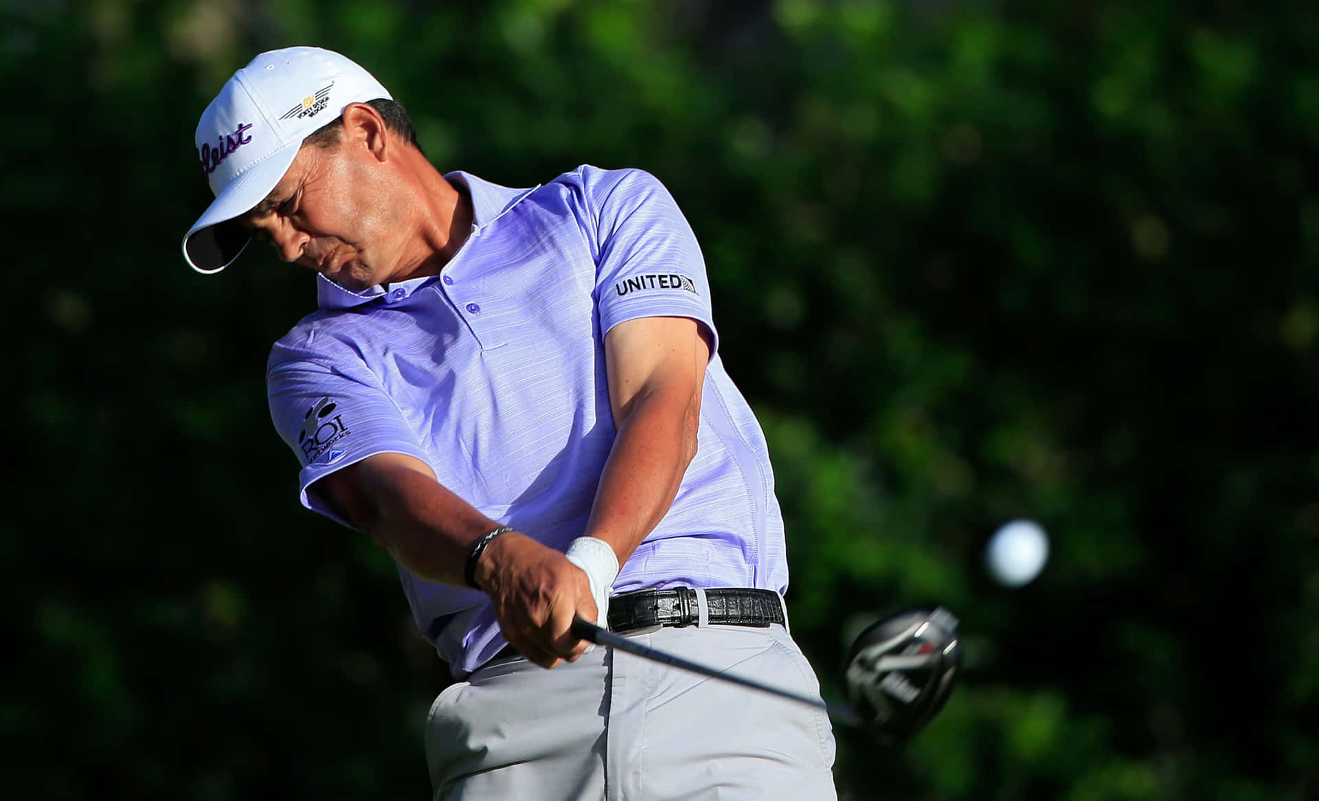 Tom Pernice Jr. Focused On Hitting A Golf Ball During A Tournament Background