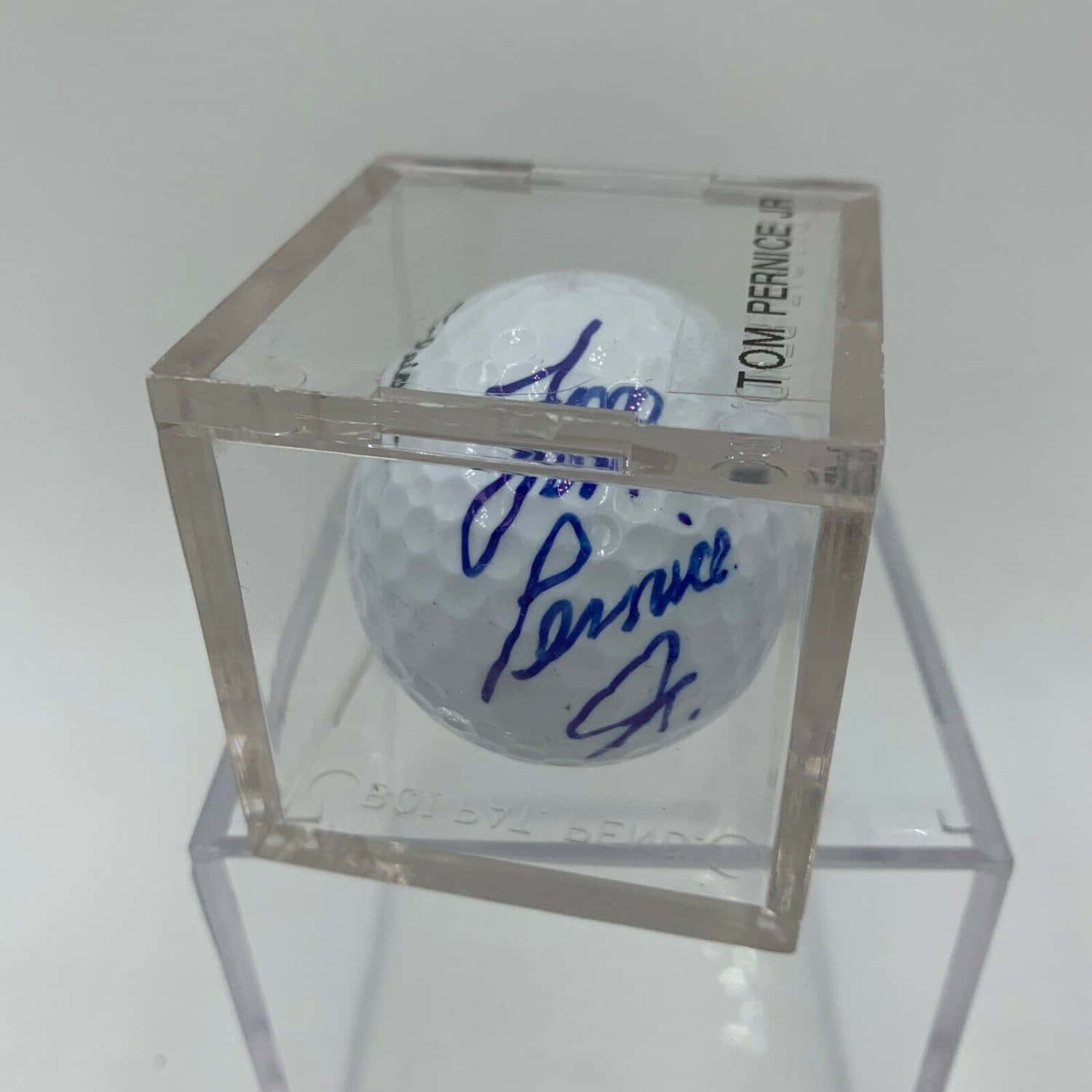 Tom Pernice Jr. Signed Golf Ball Background