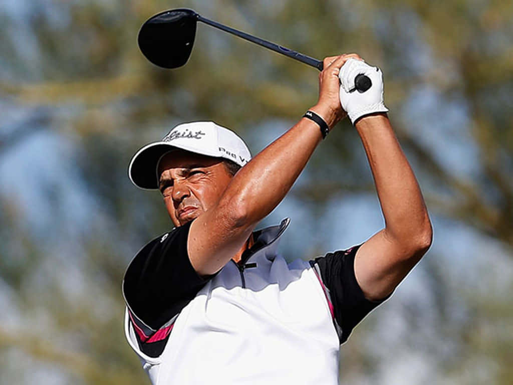 Tom Pernice Jr. Swinging Golf Club Background