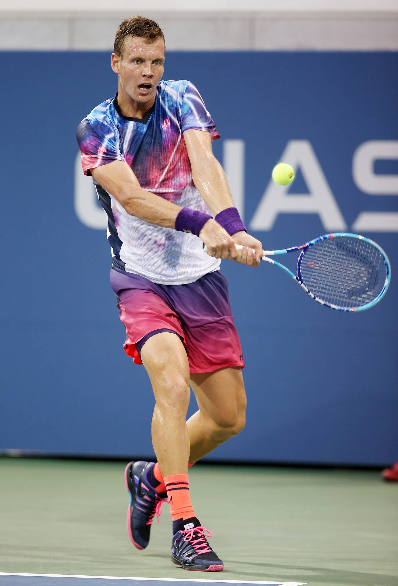 Tomas Berdych Hitting Tennis Ball