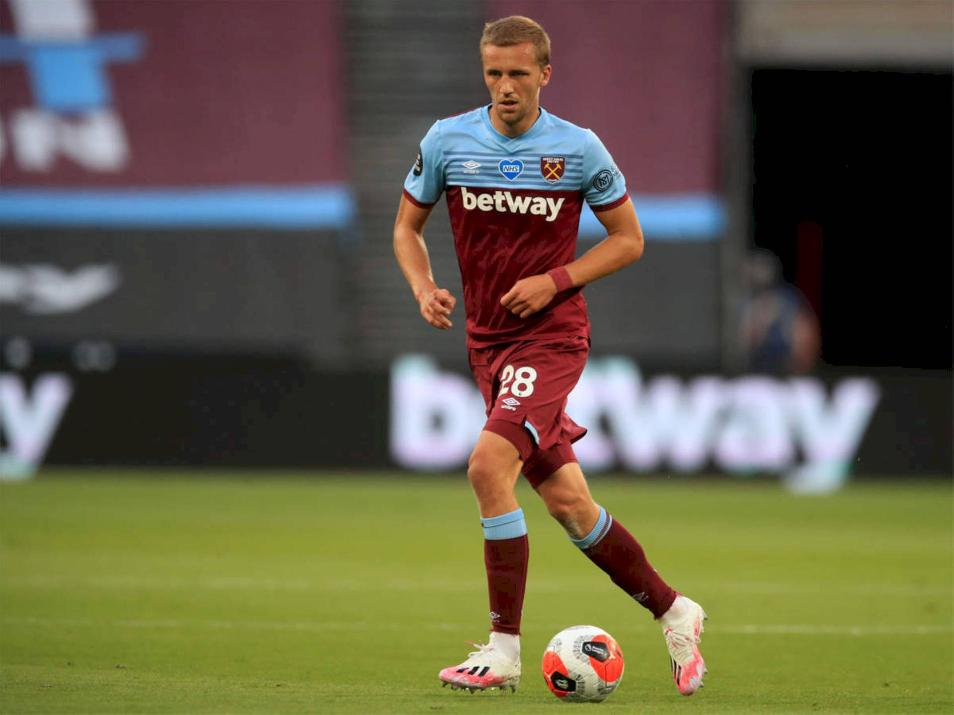 Tomas Soucek Dribbling Soccer Ball