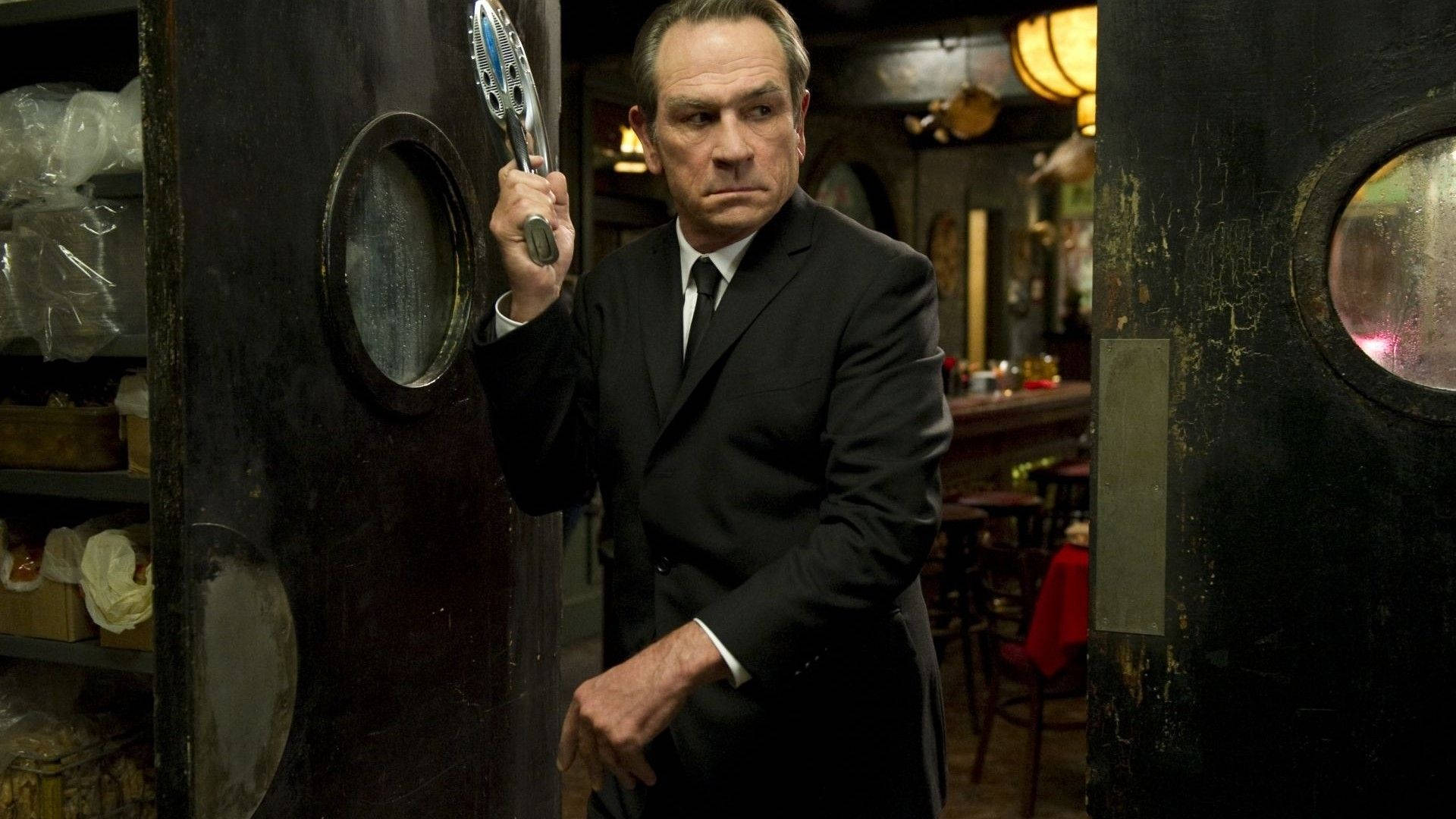 Tommy Lee Jones From Men In Black 3 Background